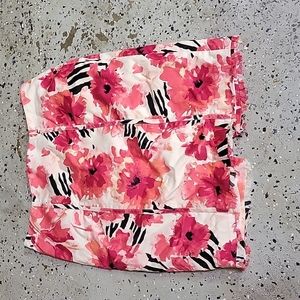 White House black market pencil skirt size 6